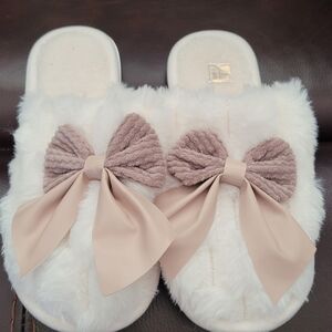 Elegant White and Tan Women's Slippers